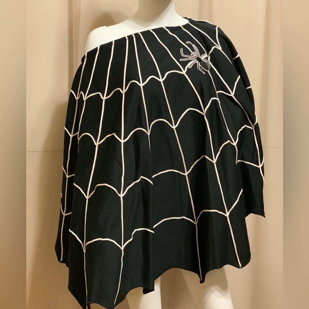 GrandinRoad Spiderweb Cape, Poncho